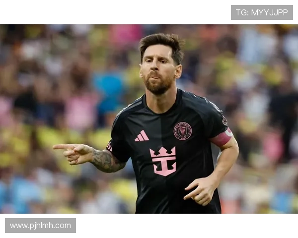 梅西加盟迈阿密国际引发全球足球热潮 球迷热议其未来发展