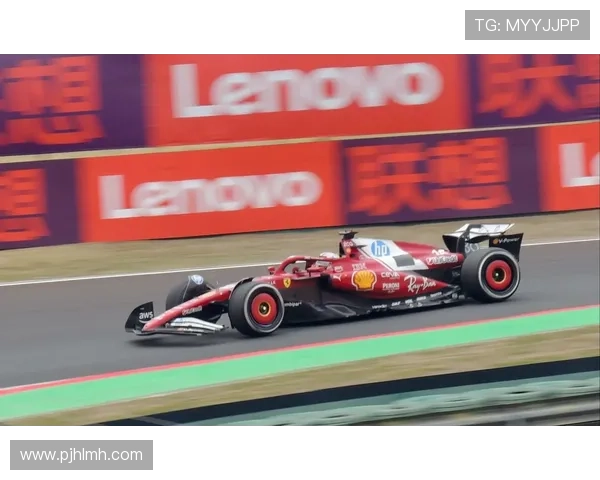 F1赛车赛事最新动态：梅赛德斯车队新引擎技术引关注 红牛与法拉利争锋再升级
