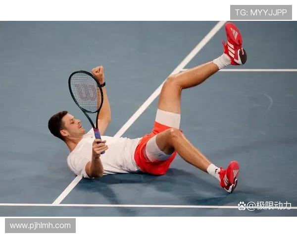 网球世界焦点聚集年终赛事顶级球星激战赛场掀起新一轮冠军争夺大战